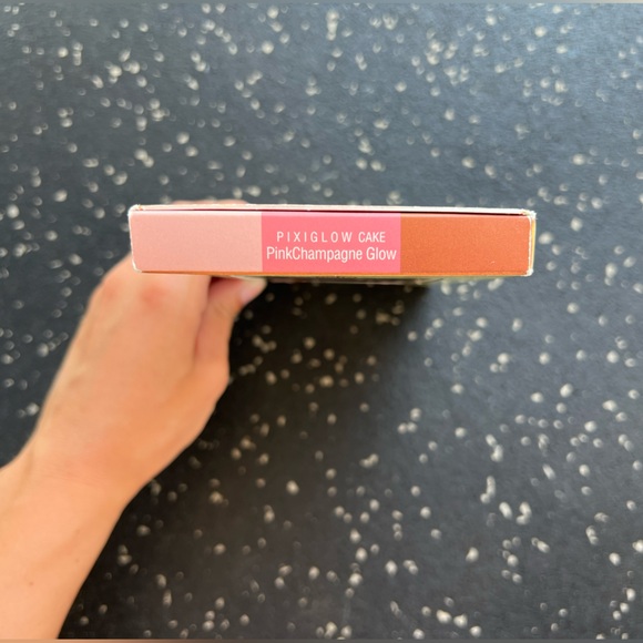 PixieGlow Cake in PinkChampagne Glow - Picture 8 of 10